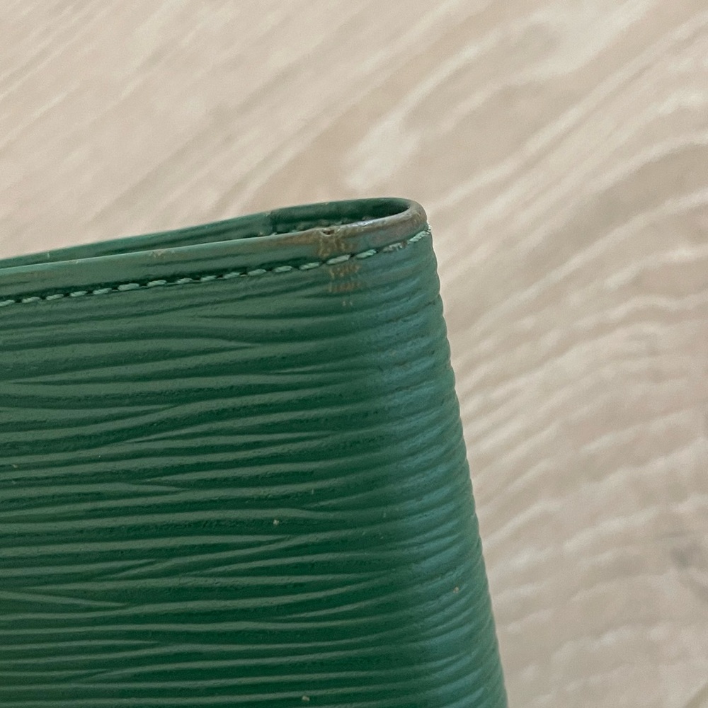 Louis Vuitton Epi Leather Wallet 💚 - Picture 4 of 16
